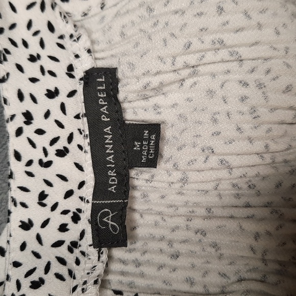 Adrianna Papell white & black pleated loose-fit sleeveless top, size medium - Picture 7 of 9